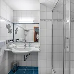 度假村 Bakony - A Felnottbarat - Szarvaskut Vendegpark 4*