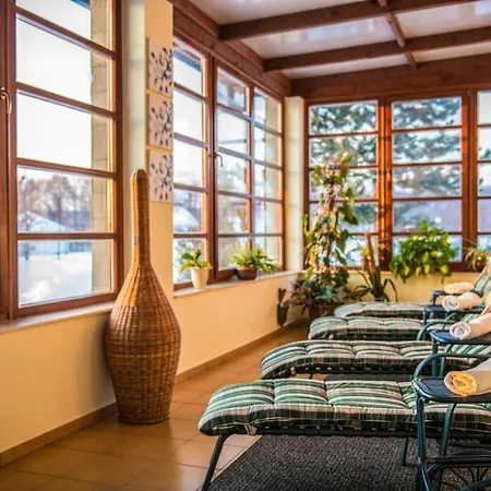 Bakony - A Felnottbarat - Szarvaskut Vendegpark Semesteranläggning (resort) 4*