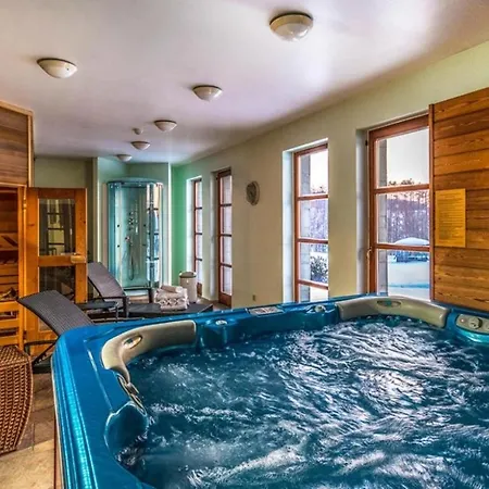 Semesteranläggning (resort) Bakony - A Felnottbarat - Szarvaskut Vendegpark 4*