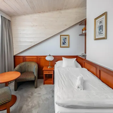 Semesteranläggning (resort) Bakony - A Felnottbarat - Szarvaskut Vendegpark Zirc