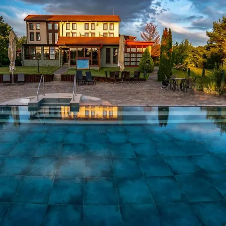 Bakony - A Felnottbarat - Szarvaskut Vendegpark Resort