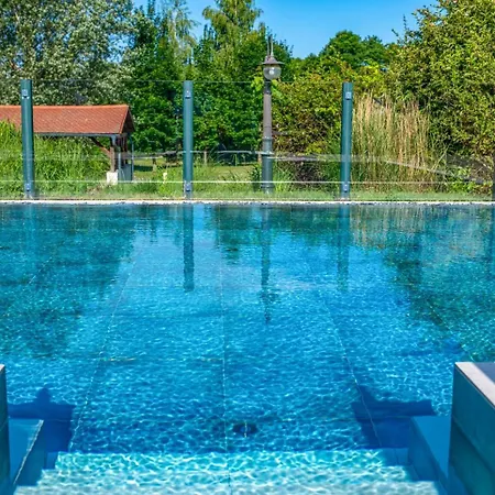 Semesteranläggning (resort) Bakony - A Felnottbarat - Szarvaskut Vendegpark
