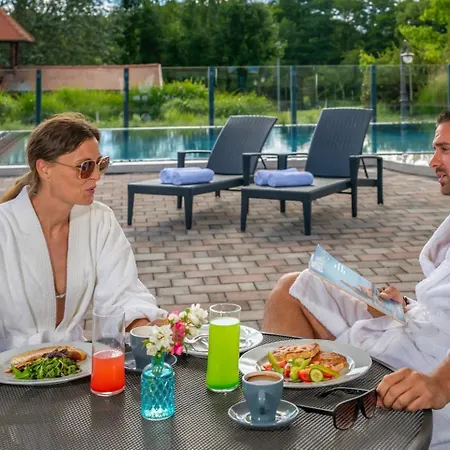 Bakony - A Felnottbarat - Szarvaskut Vendegpark 4* Zirc