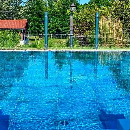 Bakony - A Felnottbarat - Szarvaskut Vendegpark 4* Zirc